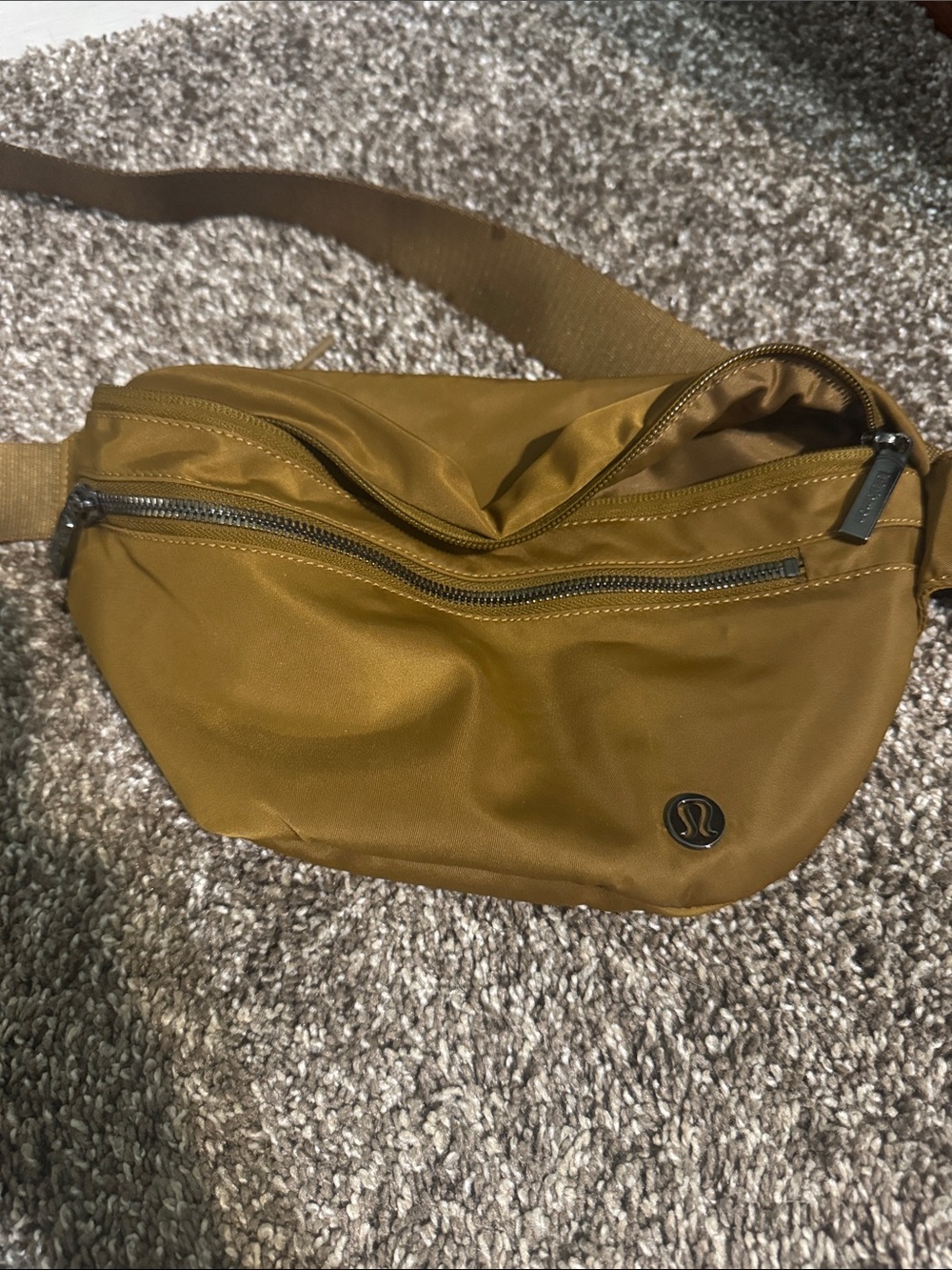 lululemon athletica Olive/Gold Tone Belt Bag